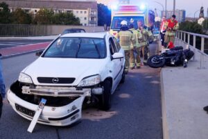 Der Autofahrer war betrunken. 1,8 Promille ergab die Messung am Unfallort.